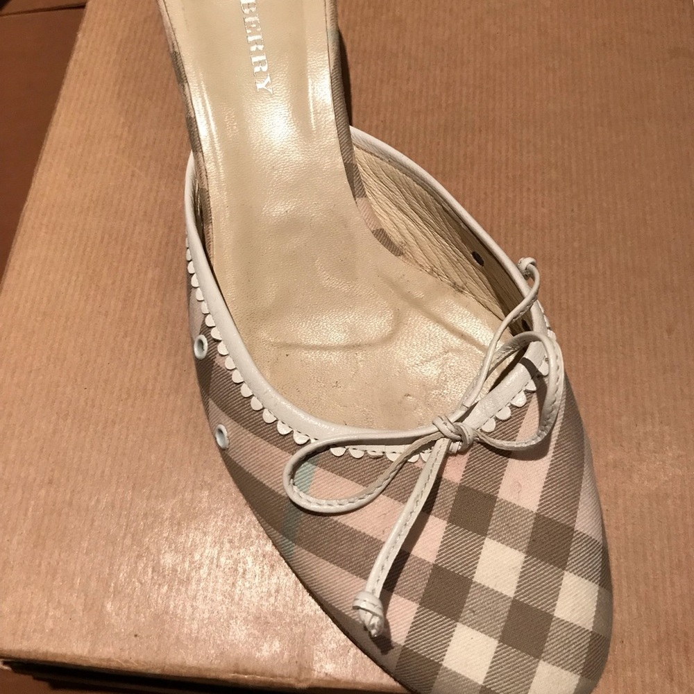 Burberry Beige Plaid Bow Ballet Flats - Picture 3 of 3